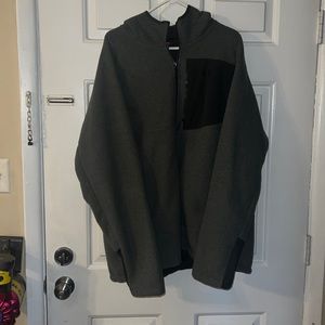 The north face- men’s gray jacket